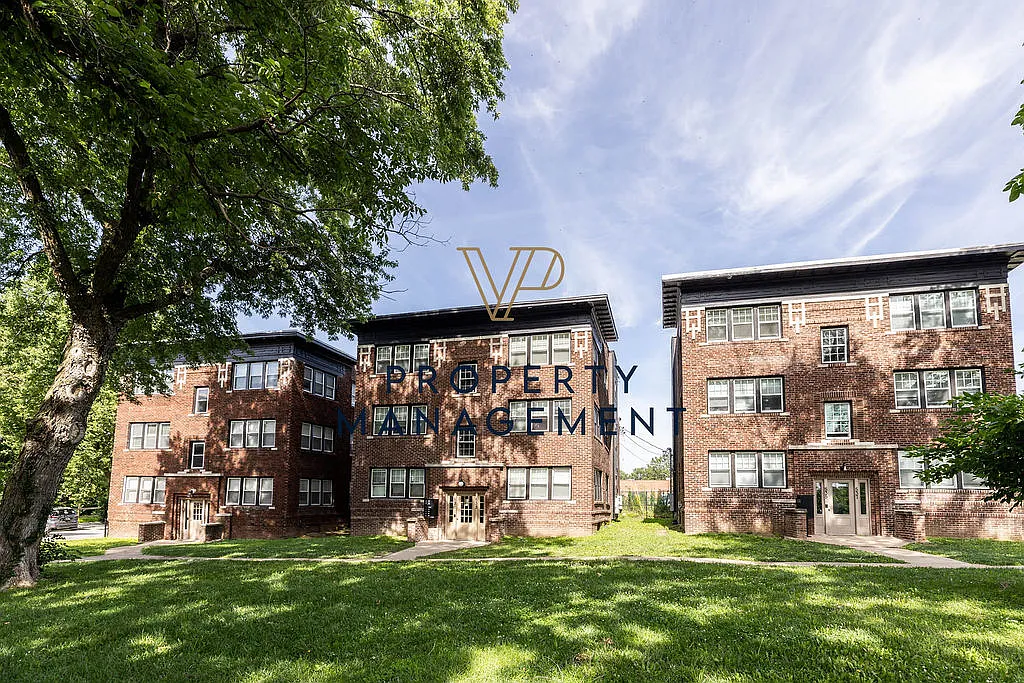 Chestnut Apartments — Photo 2