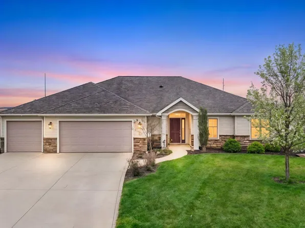 513 Lakeside Pl, Garrett, IN 46738