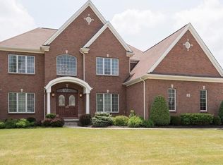 378 N Rockingham Way, Amherst, NY 14228