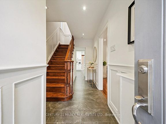 3rd image of 94 Castlewood Rd