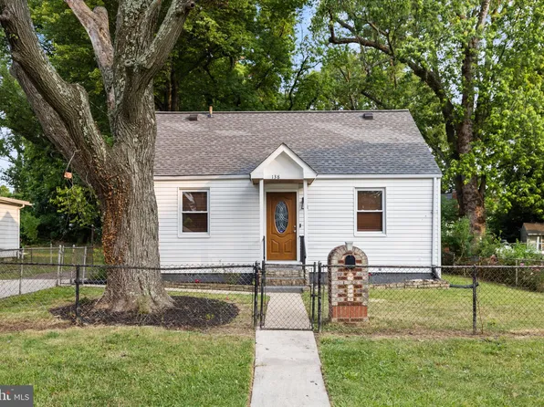 138 N Huron Dr, Oxon Hill, MD 20745