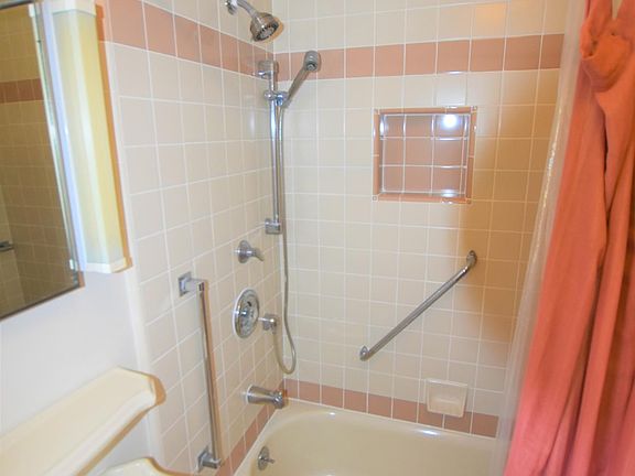 4th image of 2340 Cowper St