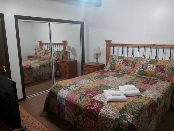 King bedroom with ensuite