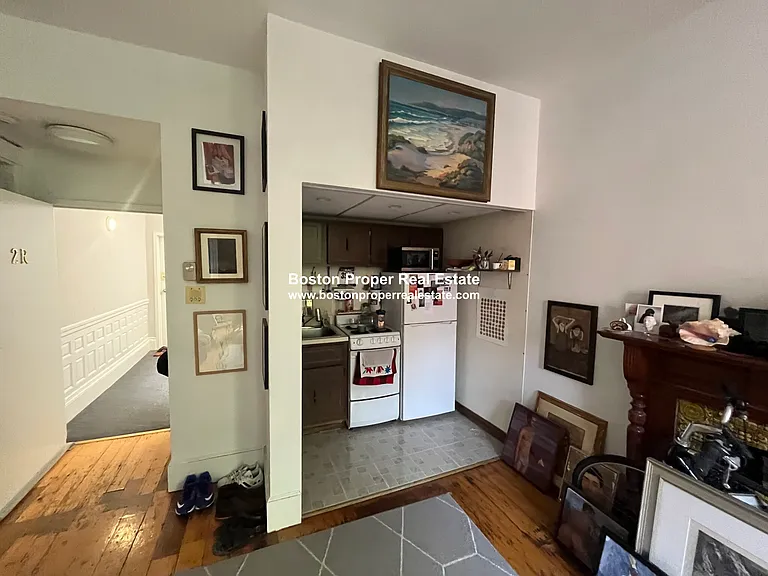 291 Newbury St #2R — Photo 3