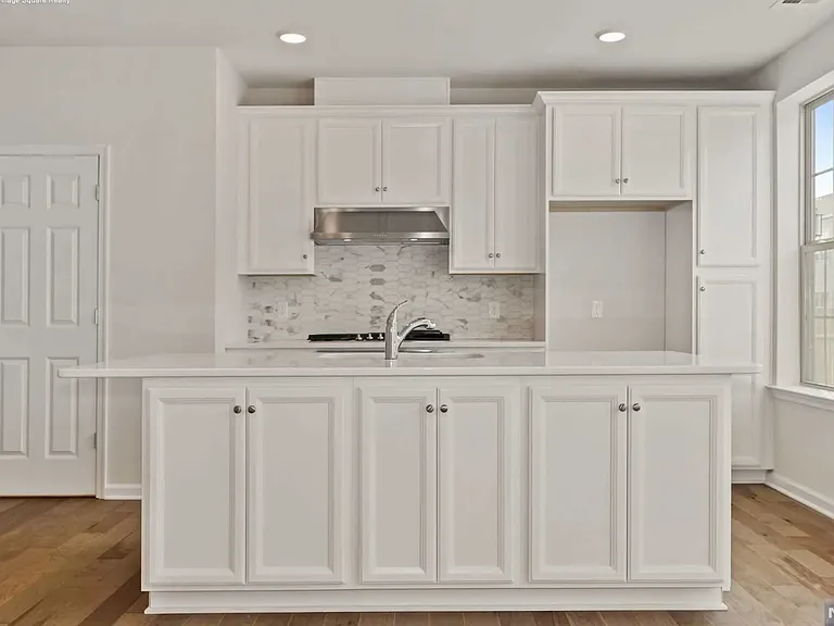 7 Leahy Dr — Photo 15