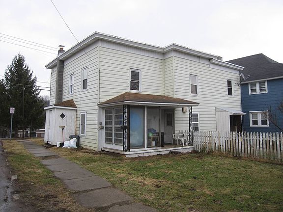 2nd image of 209 Church St