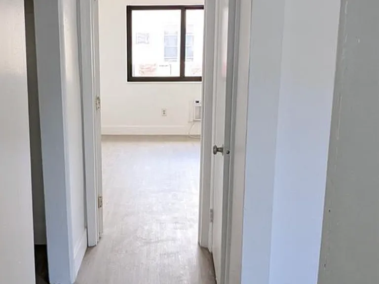 811 81st St #3 — Photo 6