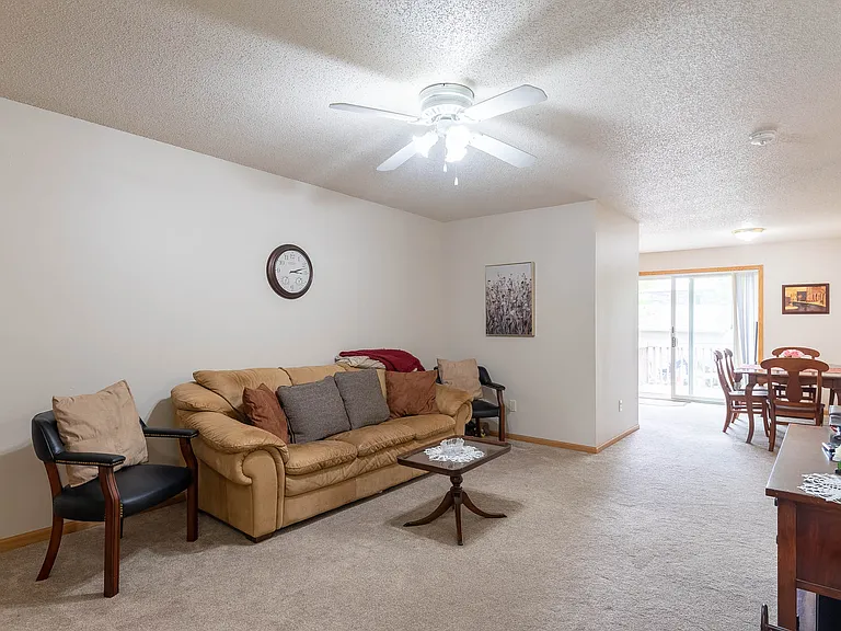 1613 Sharon Dr — Photo 6