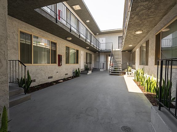 5th image of 11937 Avon Way #19