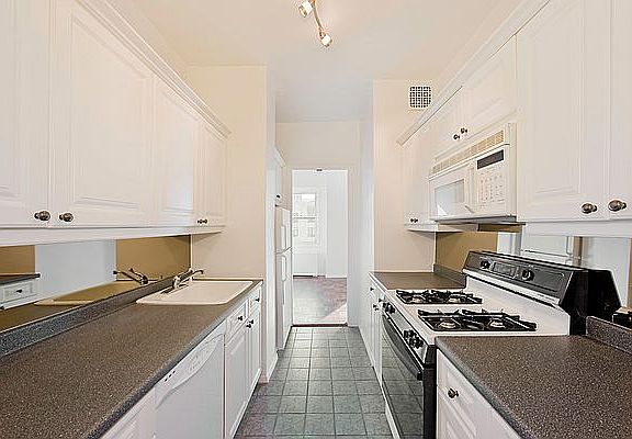 4th image of 60 E 8th St APT 16K