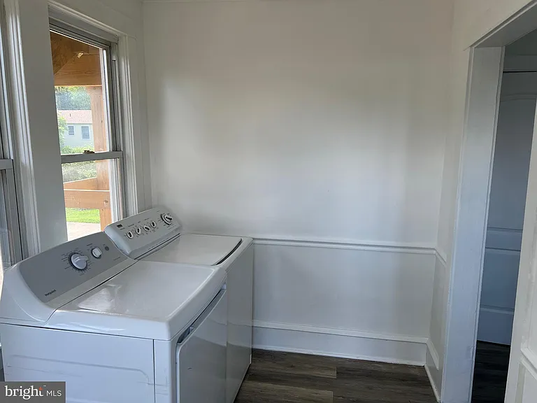 703 N Main St — Photo 8
