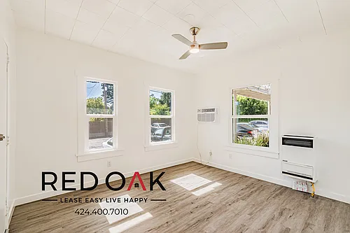 1559 N Hill Ave #8 Photo 1