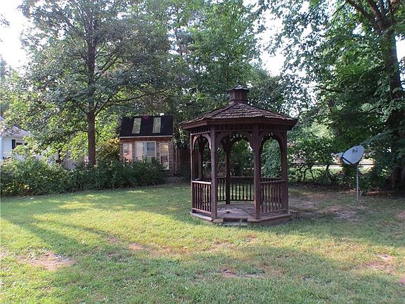 5th image of 1910 Idlewild Dr
