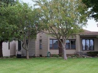 806 Prairie Meadow Ct, Waterloo, IA 50701