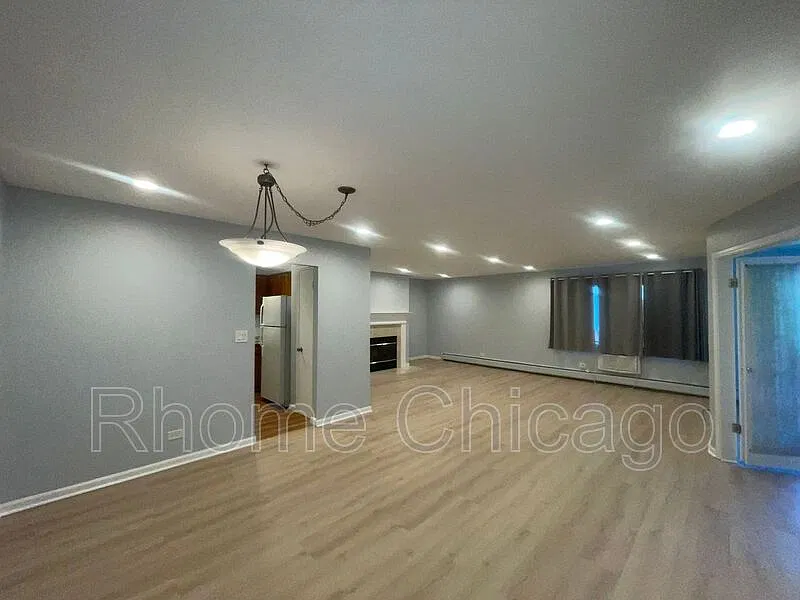 2 bed, 2.0 bath — Photo 2
