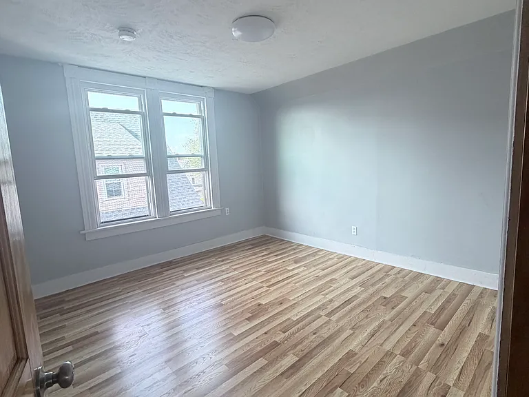 251 Fairview St #3 — Photo 2