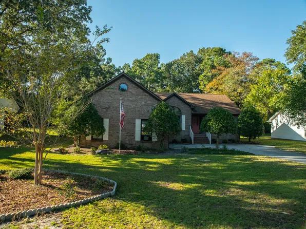 815 Bluebird Dr, New Bern, NC 28560
