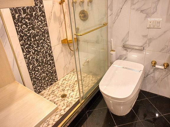 4th image of 2955 Ocean Pkwy APT 2F