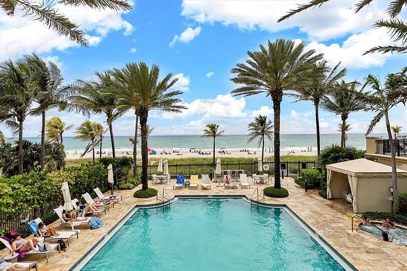1st image of 4511 El Mar Dr APT 211