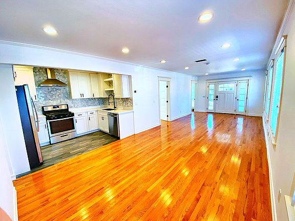 Large Open Living/Dining