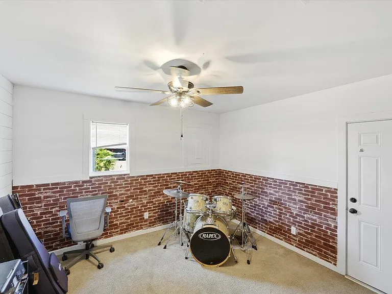 1969 SE Redwing Cir — Photo 23