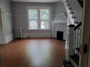 10 Arlington Ter, Edgewater, NJ 07020