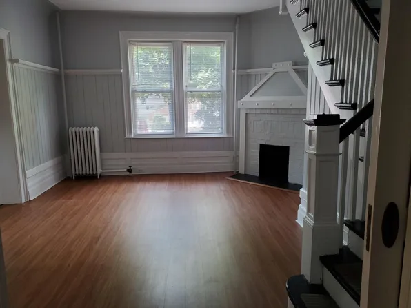 10 Arlington Ter, Edgewater, NJ 07020