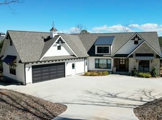 359 Stardust Ln, Seneca, SC 29672