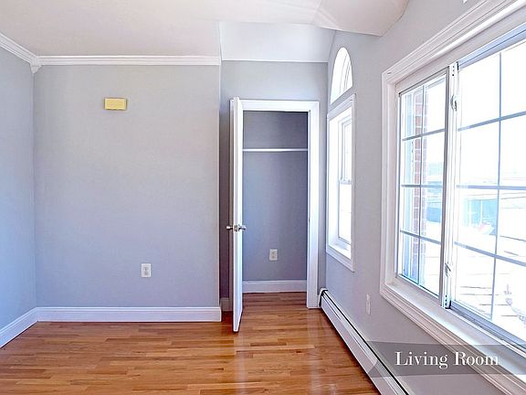 4th image of 430 Beach 72nd St