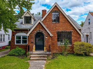 4373 W 52nd St, Cleveland, OH 44144