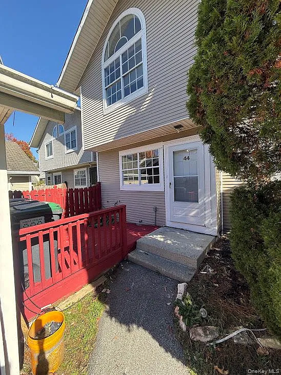 3 bed, 2.5 bath, 1588 sqft, $2,600 — Photo 1