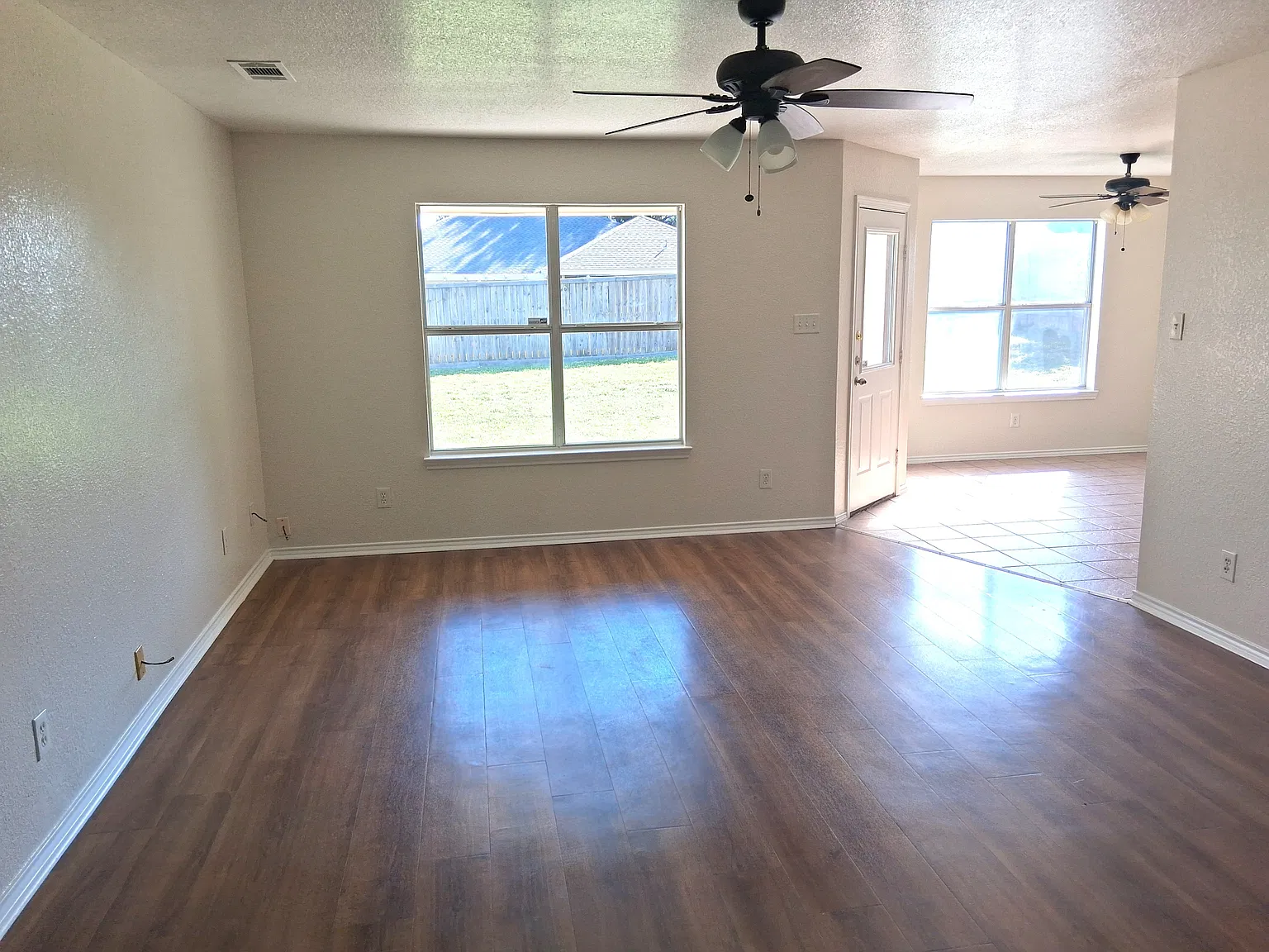 Aspen 4800 - 1 — Photo 2