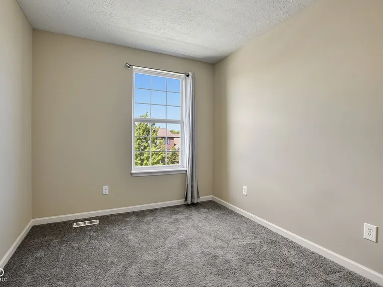 12692 Tamworth Dr — Photo 36