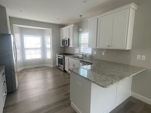 3rd image of 335 McCullough Ave