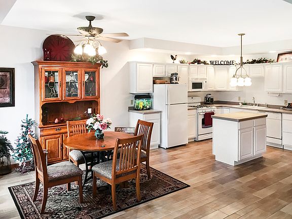 2nd image of 277 Jennifer Ln #1