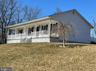 33 Countryside Dr, Lewistown, PA 17044