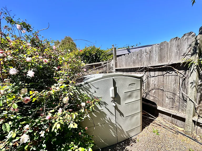 1517 1/2 Virginia St — Photo 22