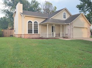 2400 SW Quail Run Ct, Claremore, OK 74019