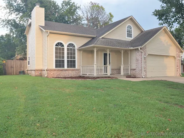 2400 SW Quail Run Ct, Claremore, OK 74019