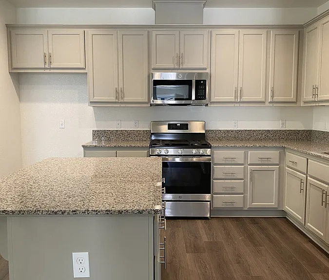5012 Palisade Ave — Photo 3