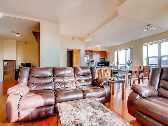 4th image of 41 E 8th St APT 3404