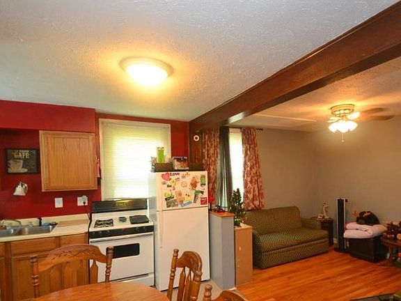 3rd image of 3738 Hutton St #2