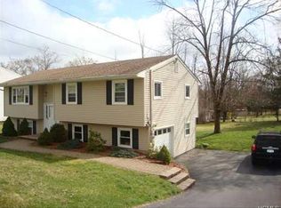 6 Anna Ct, Middletown, NY 10941