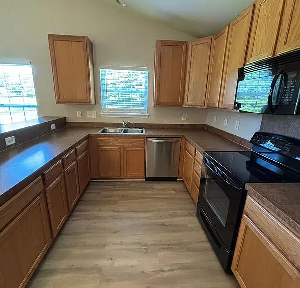 504 Savannah River Dr — Photo 8