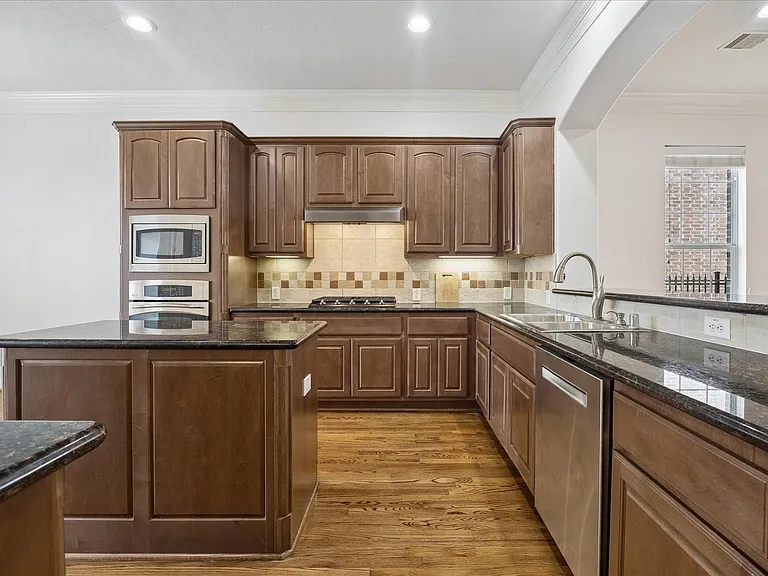 7608 Janak Dr — Photo 10
