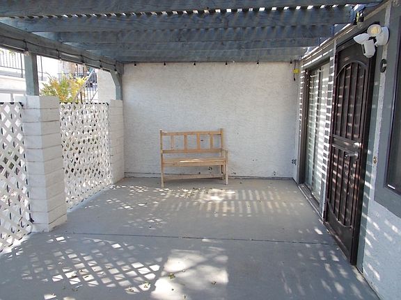 5th image of 1104 Willow Tree Dr Unit C