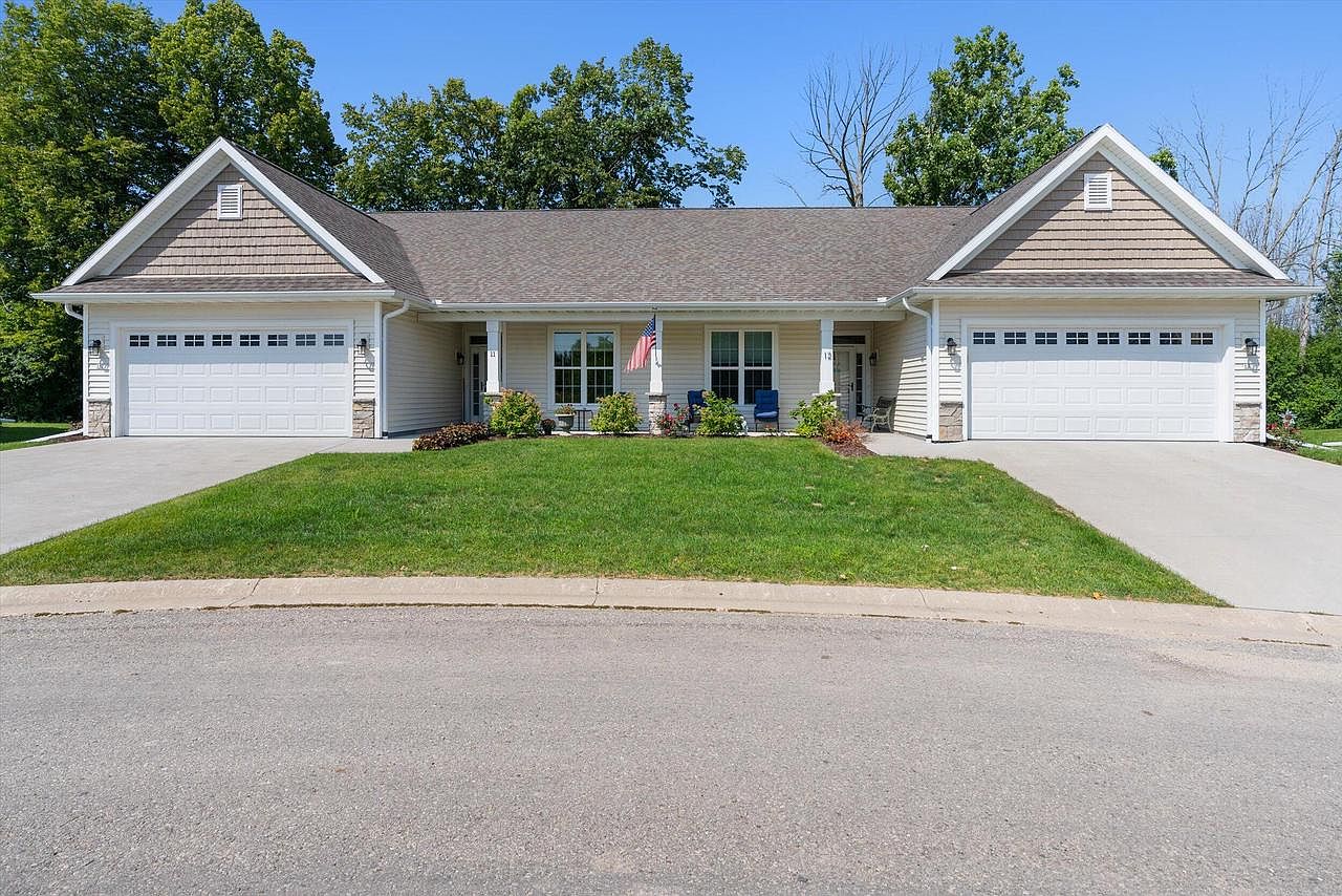 12 Briarknoll CIRCLE, Saukville, WI 53080 Zillow