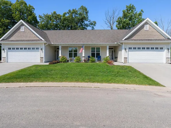 12 Briarknoll CIRCLE, Saukville, WI 53080