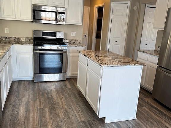 5th image of 42600 Pinehurst Dr