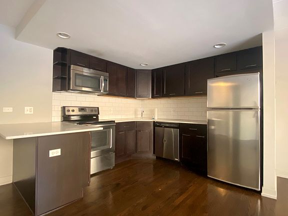 3rd image of 6159 N Kenmore Ave #6119-406
